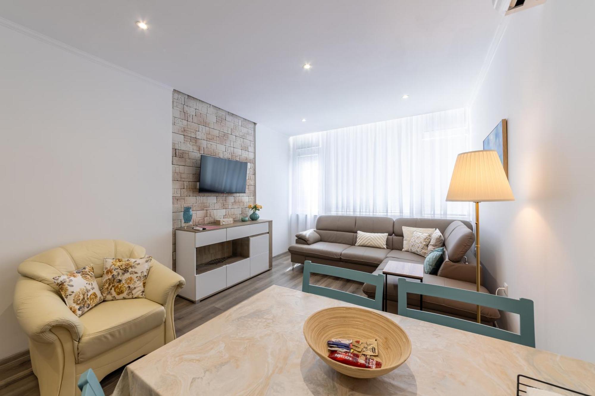E-Home Apartments Varna Esterno foto